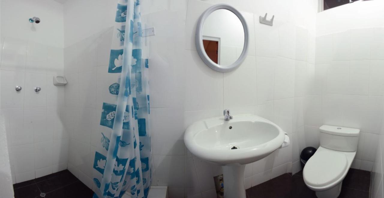 Hostal Casa Blanca Tarapoto Quarto foto